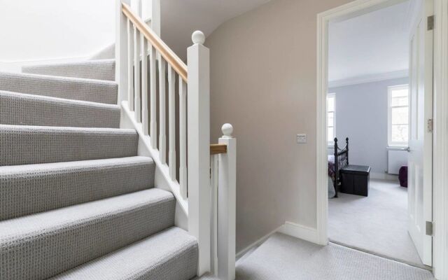 Gorgeous 5 Bed / Sleeps 10 - in Battersea Village