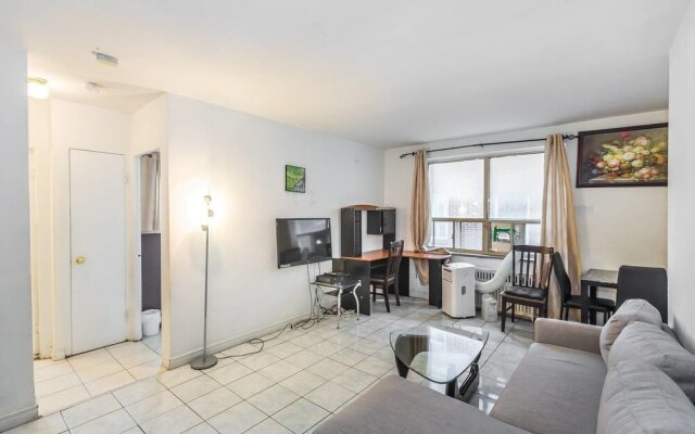 Magnificent Studio At Leaside 10 Mins To Downtown