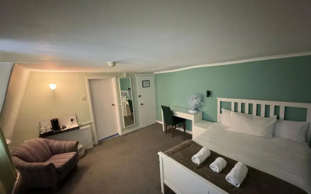 The George Hotel