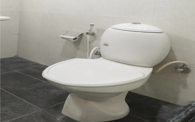 Ðÿ ˜Ï¸ Well-Lit Roomðÿœžlal Bagh Stn 29250