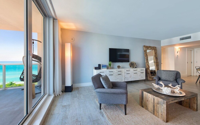 5 Star Oceanfront Hotel Residence - 1440