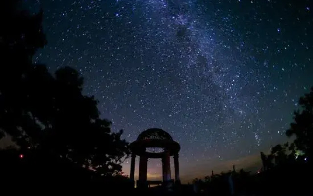Cloud 51·High-altitude Quanjiang View Hotel (Chongqing Jiefangbei Cloud Eye)