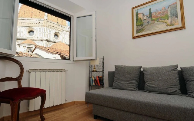 Apartment overlooking the Duomo, it seems to touch it