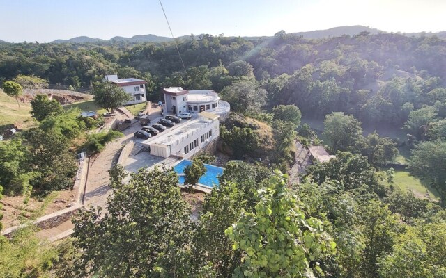 The Sky Imperial Pavoreal Jungle Resort