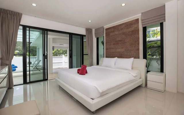 Designer 3BR Villa Silver Pool in Kamala