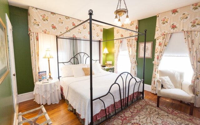 Historic Sevilla House Bed And Breakfast