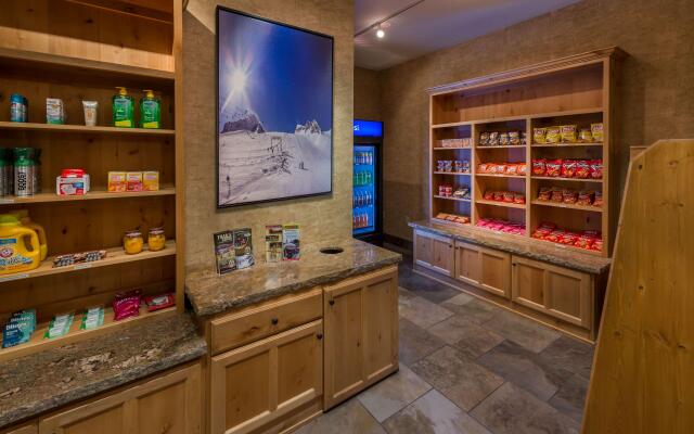 Green Mill Village Hotel & Suites, BW Signature Collection