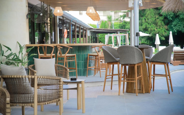 Kapetanios Odysseia Hotel