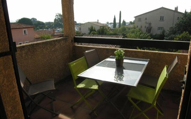 Studio Mezzanine vue port et mer