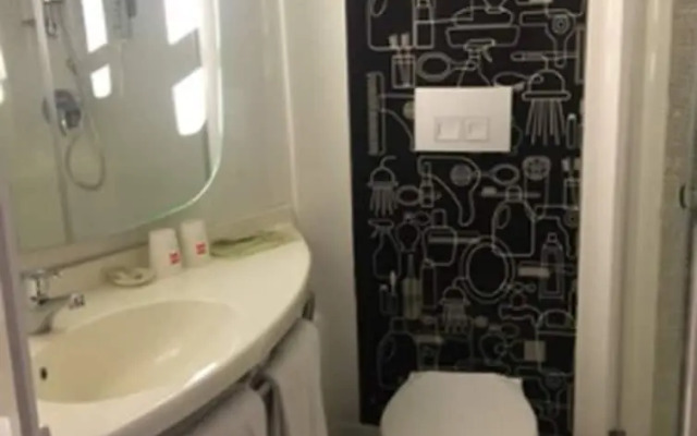 ibis Shanghai Chengshan Road
