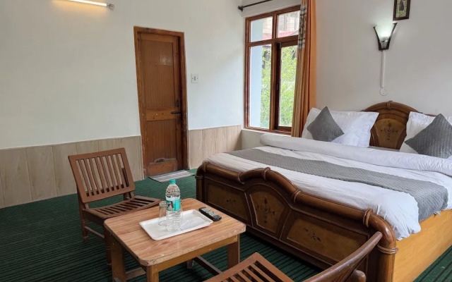 Hotel Alpine Himalayan View  Manali