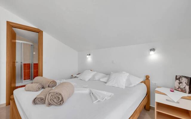 Anka - Amazing Location - A11