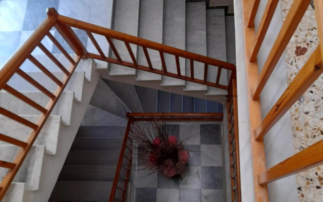 Phaethon Hotel