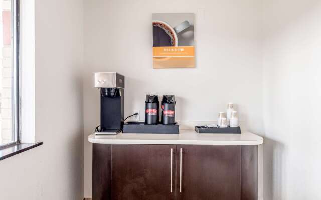 Motel 6 San Antonio, TX - South WW White Rd