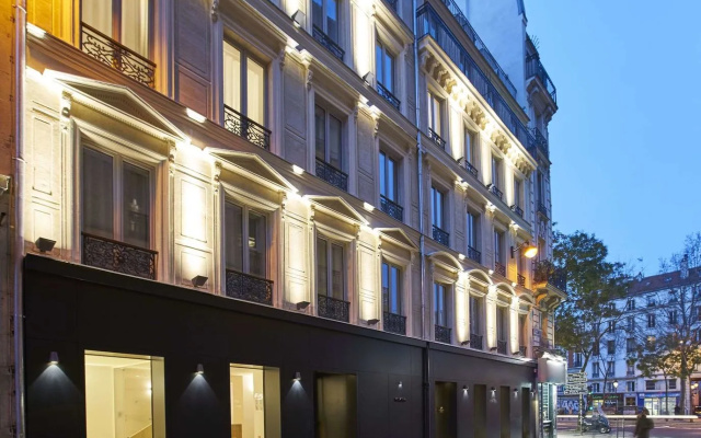 9 Republique