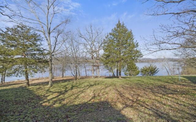 Lakefront Sanctuary - Table Rock Lake Adventures