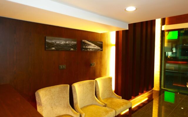 Collection O The Bangkok Airport Link Suite