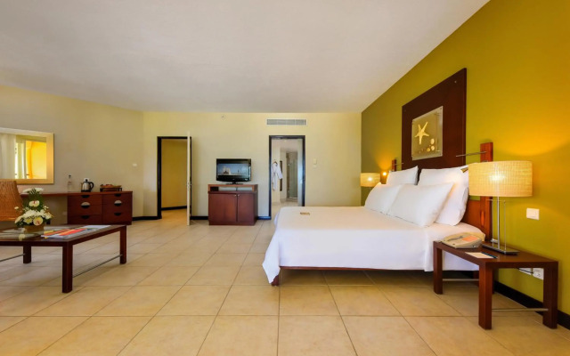 Victoria Beachcomber Resort & Spa