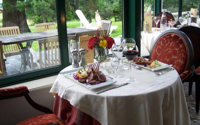 Logis _ Hotel Restaurant La Sapiniere