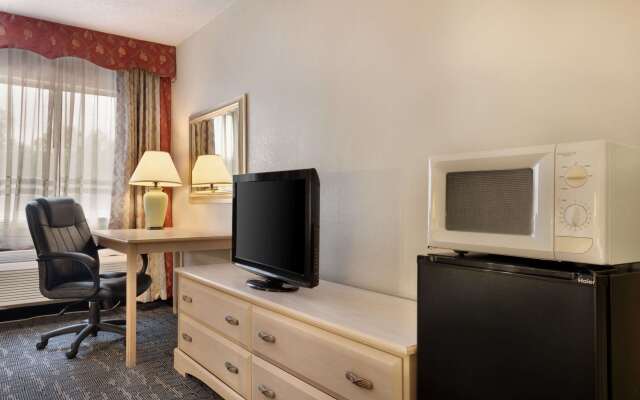 Baymont by Wyndham Des Moines North