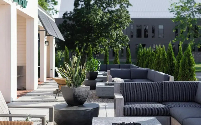 Elwood Hotel & Suites