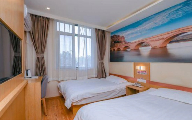 Super 8 Hotel by Wyndham Qianmen CaiShiKou Subway Station