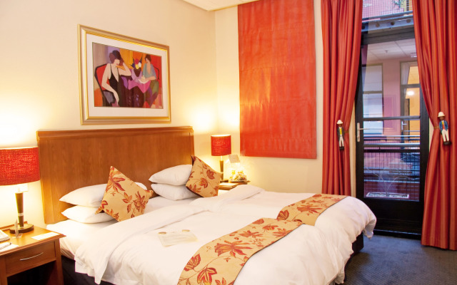 Cape Town Lodge Hotel