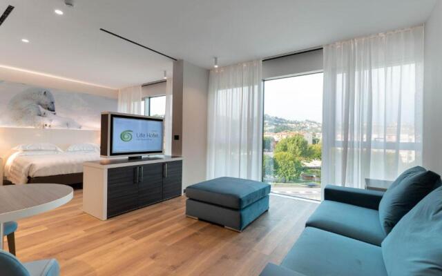 Life Hotel