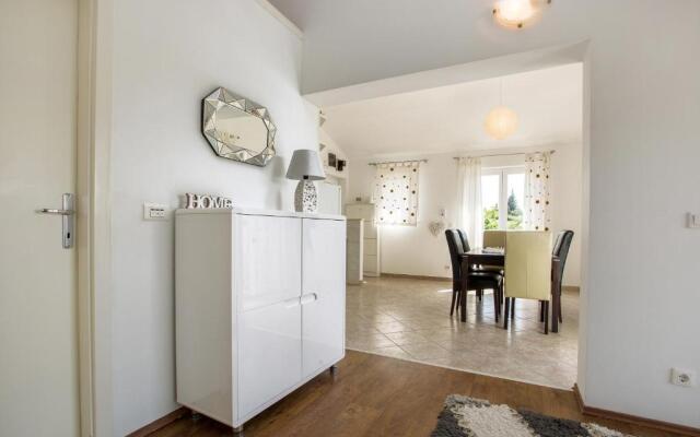 Apartment Lidija