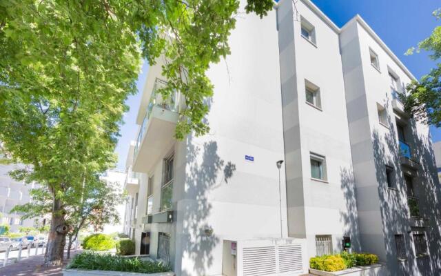 BNB RENTING 2 bedrooms near the beach 300 meters