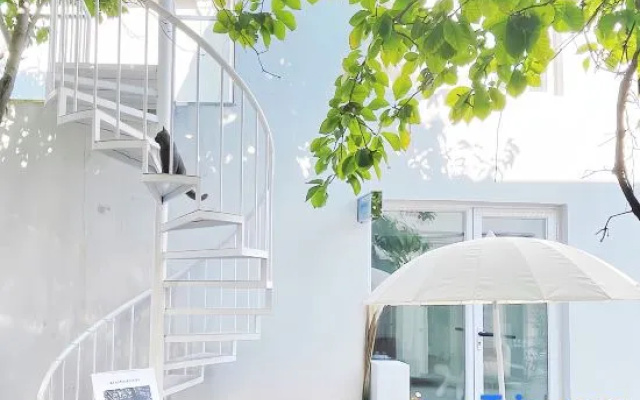 VOYAR KUSAMA Guesthouse