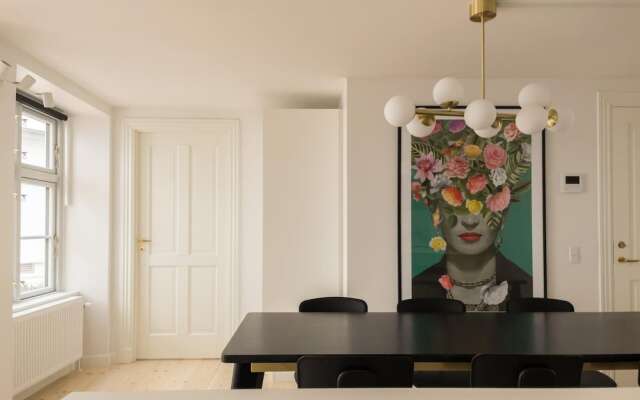 ★Newly Renovated · Luxury Apt · Heart of CPH★