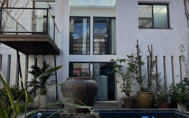 Po return. Slow talk