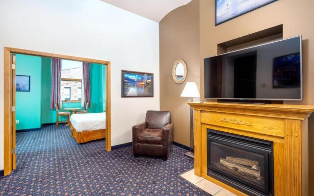The Suites Hotel at Waterfront Plaza