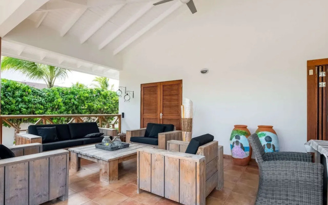 Villa in Jan Thiel With Pool