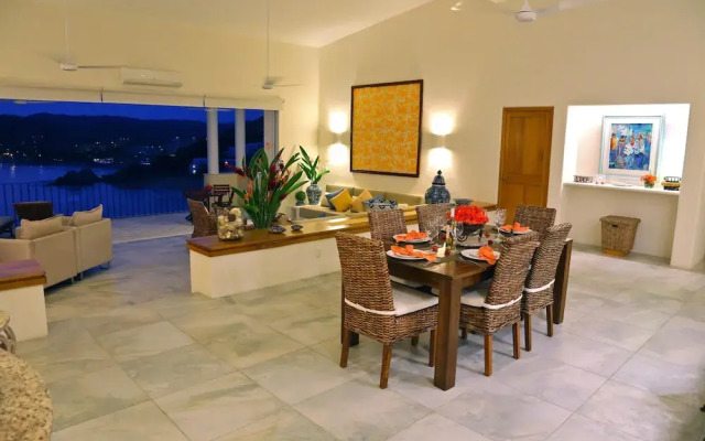 Villas Carey Condo