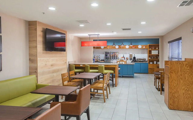Country Inn & Suites by Radisson, Lewisville, TX