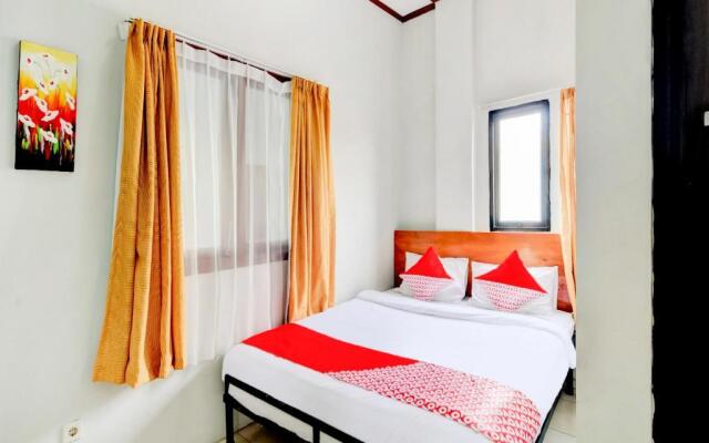 OYO 90048 Teratai Bekasi Guesthouse