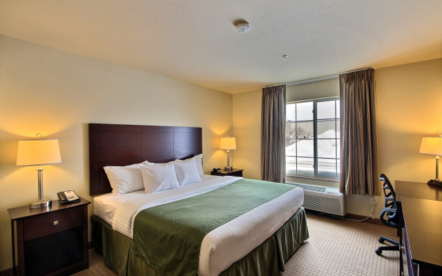 Cobblestone Inn & Suites - Brillion