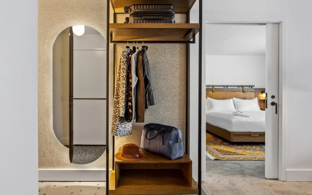 Yours Truly DC, Vignette Collection by IHG