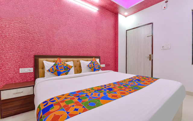 Fabhotel The Lotus