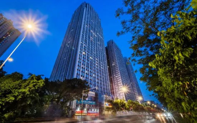Xana Hotelle Hotel (Chongqing Longhu Yuanzhu Sports Park Subway Station)