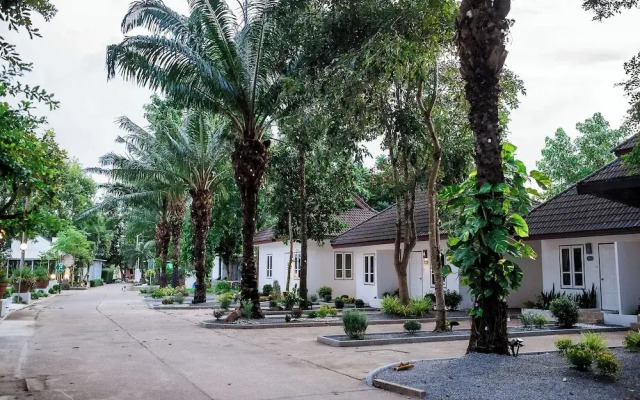 Kenikar Raintree Residence Hotel