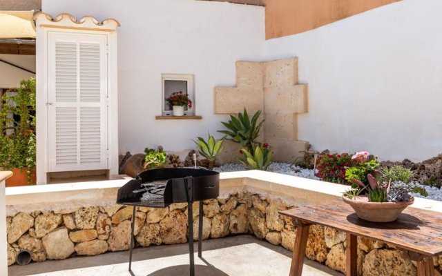 Mallorca Town House with Pool Beaches 20 mints - a11154