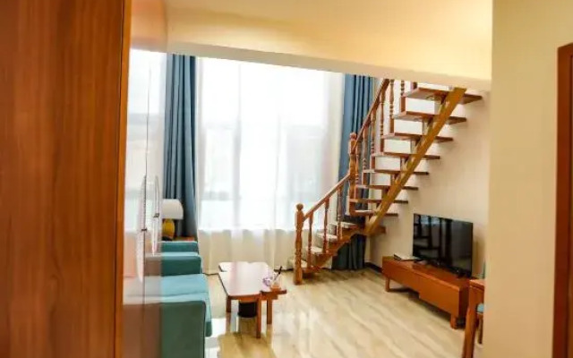 Changbai Mountain Wanda Yue Loft Hot Spring Hotel (Tourism Service Center of West Changbai Mountain)