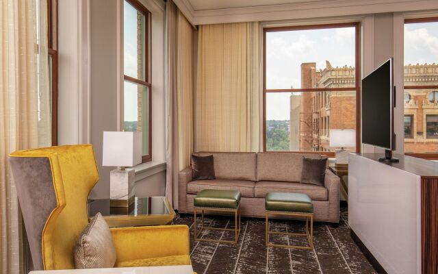 DoubleTree by Hilton Youngstown Downtown