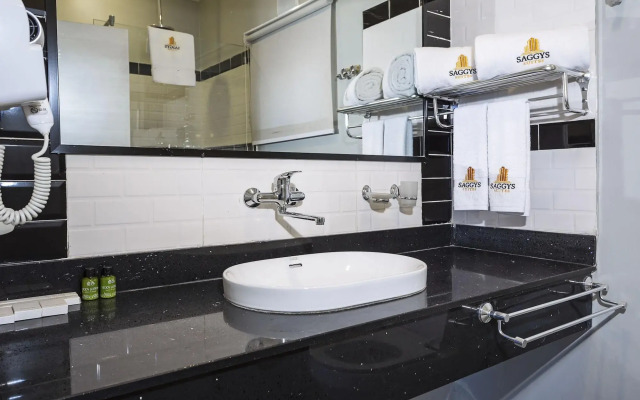 Saggys Suites Hotel & Spa