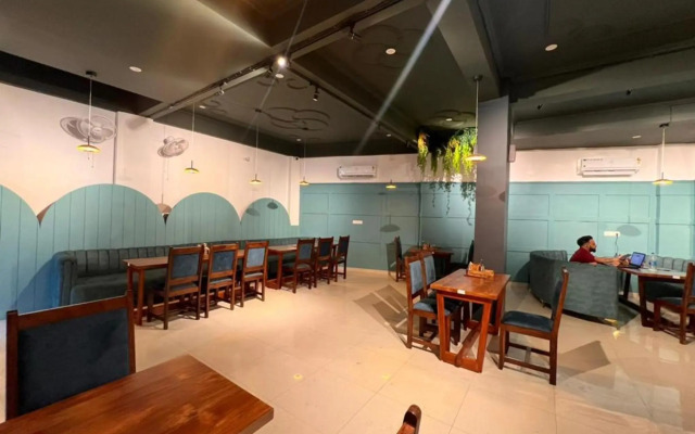 OYO 91695 Hotel Sarvika