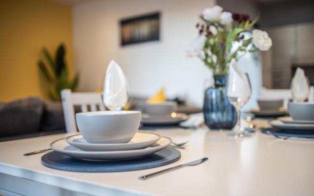 Luxury, Spacious Apartment In City Centre