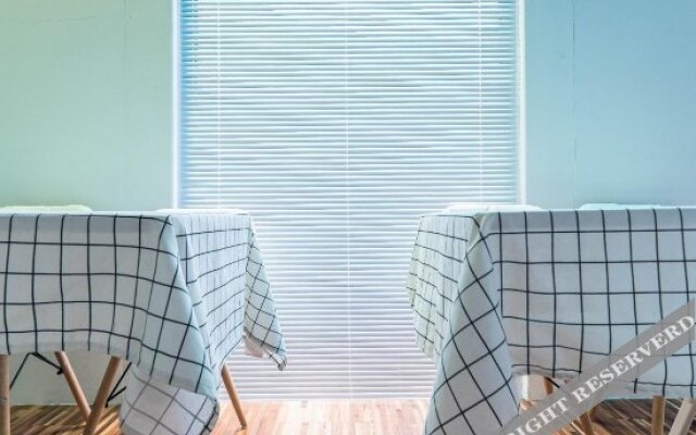 Qushe Light Luxury Hotel